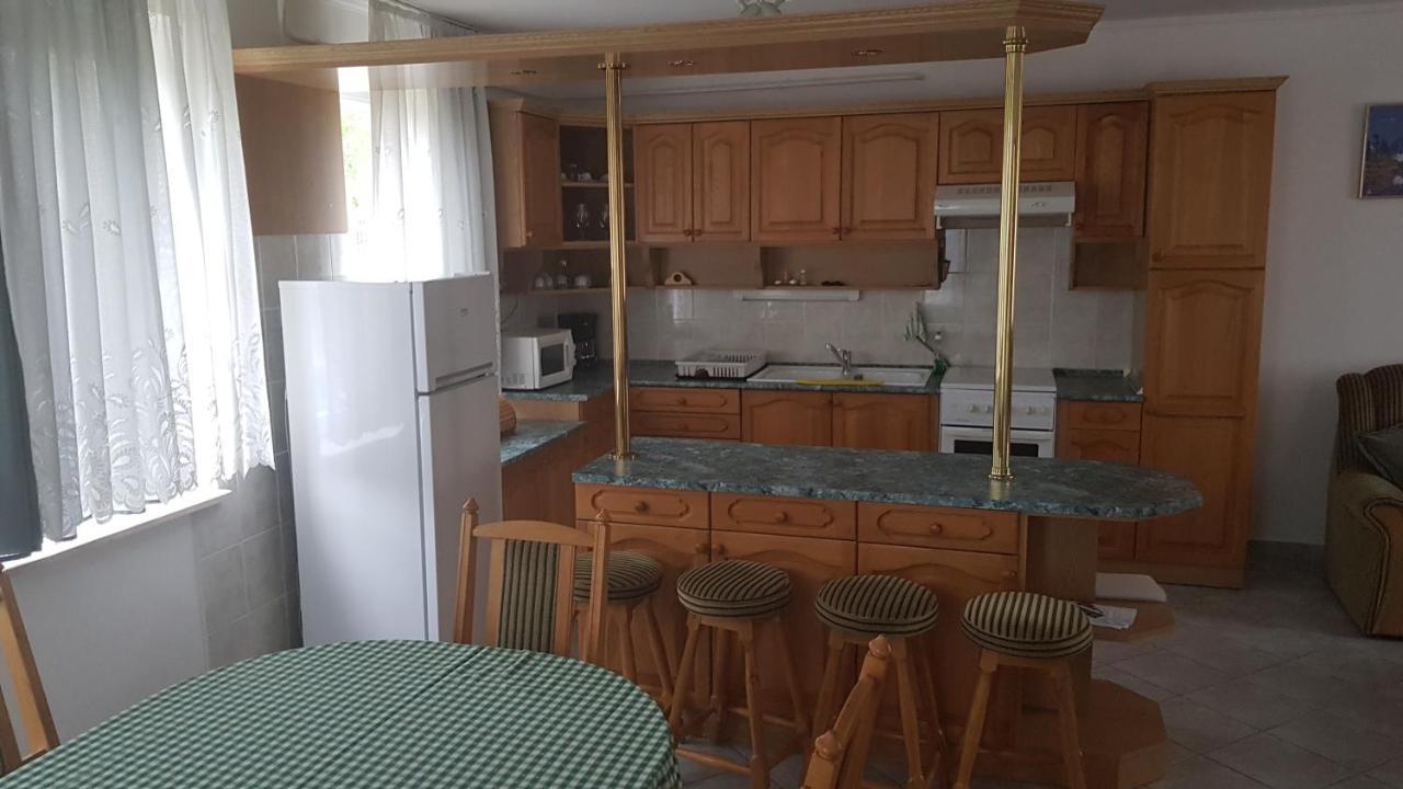 Royal Apartman Vonyarcvashegy Buitenkant foto